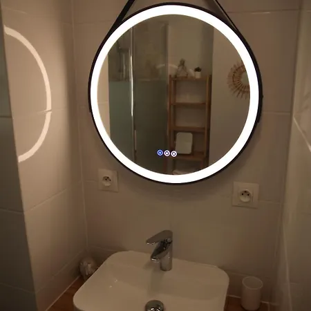 La Camargue Mit Pool بيت للعطل *