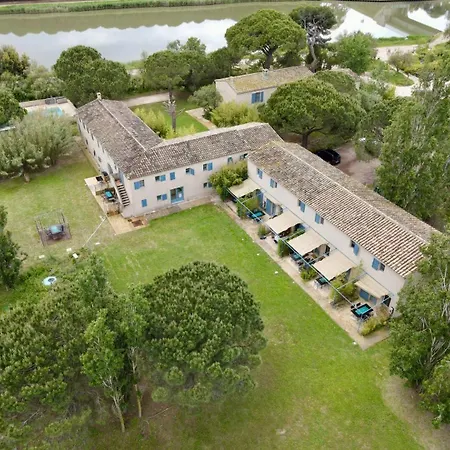 La Camargue Mit Pool Hébergement de vacances *